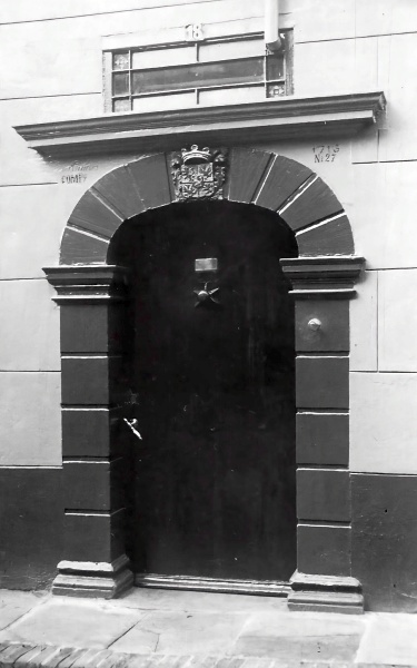 Datei:GrBurgstr18 Port.jpg