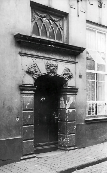 Datei:GrBurgstr24 Port.jpg