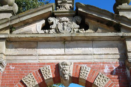 Für Emden ist Gott Brücke, Hafen und Seewind