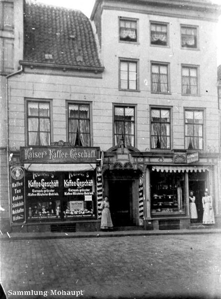 Datei:NeuerMarkt38 Mo.jpg