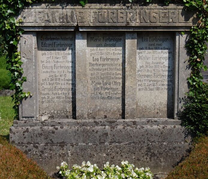 Datei:Familiengrab-Fürbringer 06-2025 JPB.jpg