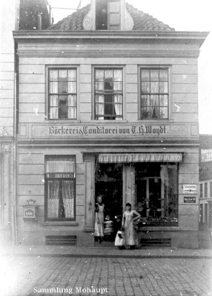 Datei:NeuerMarkt39 Mo.jpg