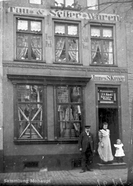 Datei:NeuerMarkt8 Mo.jpg