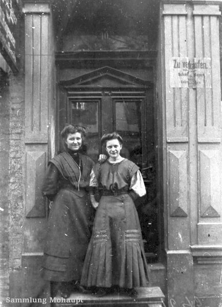 Datei:NeuerMarkt10 Mo.jpg